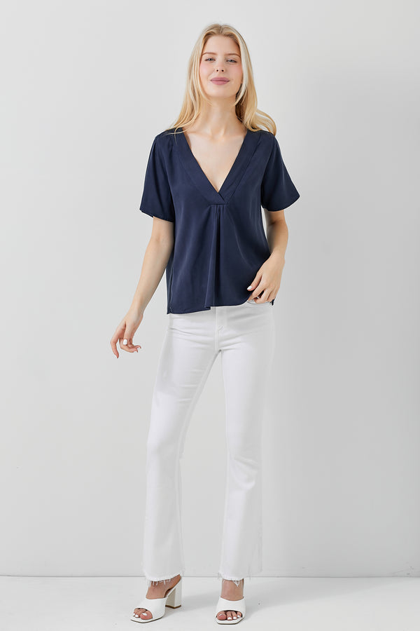 Short sleeve V neck top