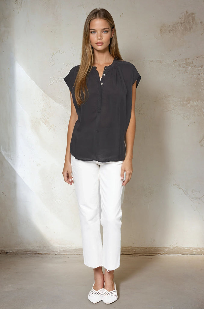 マメ クロゴウチCarnation Willow Sleeveless Tops Mandarin Collar Sleeveless Top – Maven West Clothing